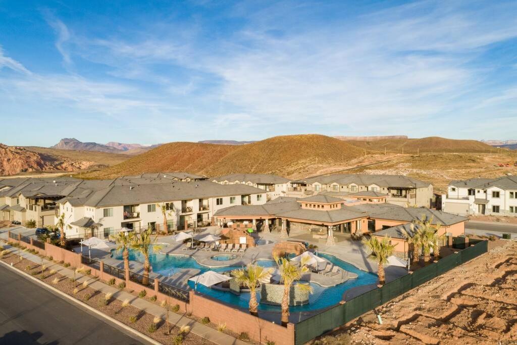 Discover Zion Mountain, Private Hot Tub-3 Bedroom Holiday home *